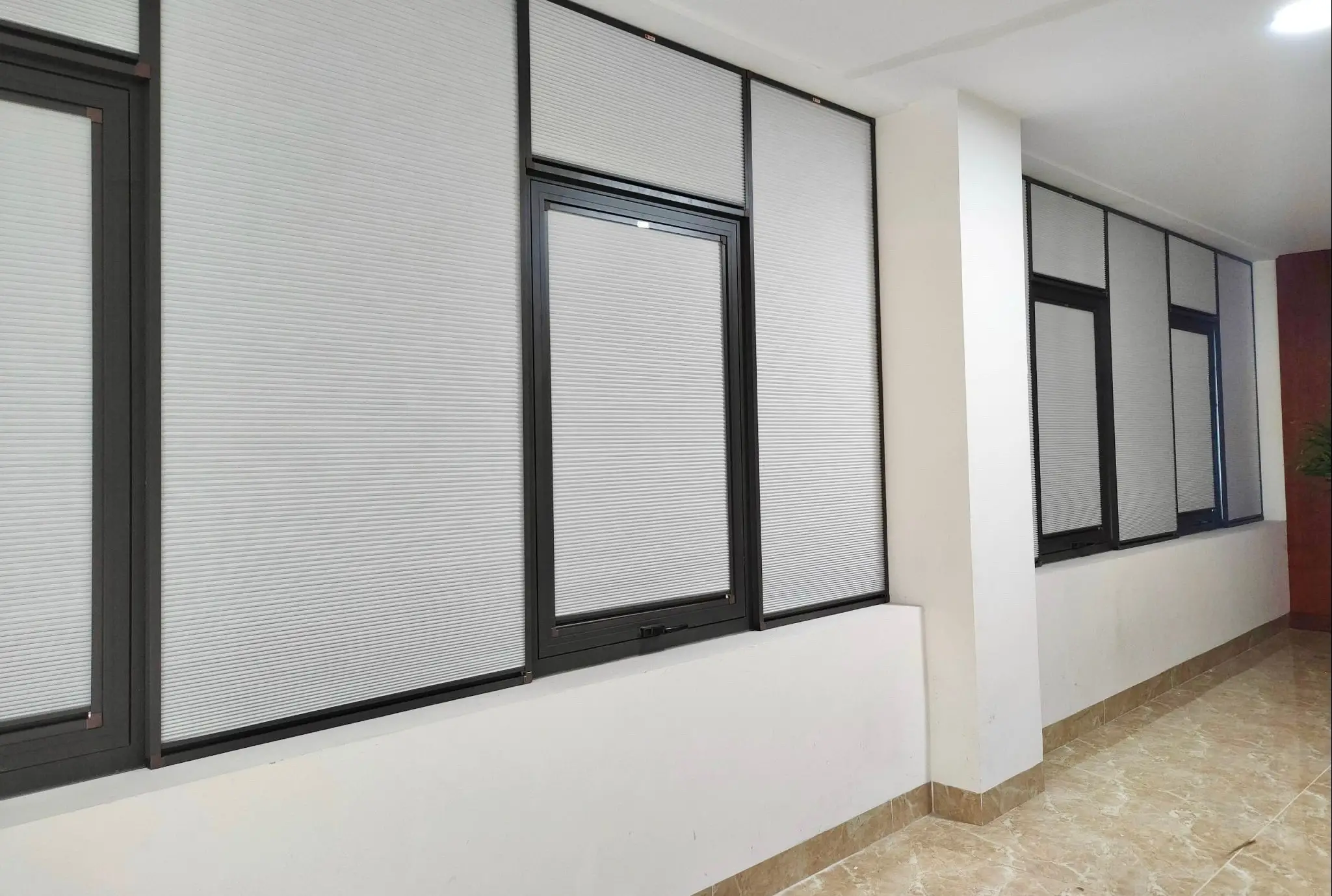 Bí quyết tiết kiệm điện mùa hè với rèm tổ ong cách nhiệt siêu hiệu quả