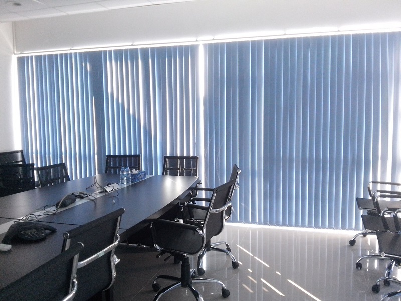 Bí quyết vệ sinh rèm lá dọc đúng cách tại nhà cực đơn giản