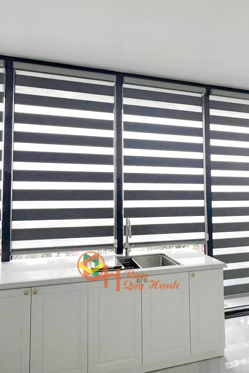Rèm cầu vồng cho khung cửa lớn