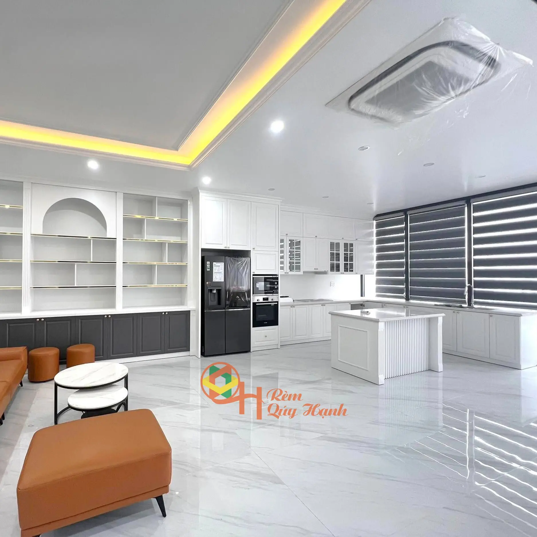 Rèm cầu vồng cửa lớn