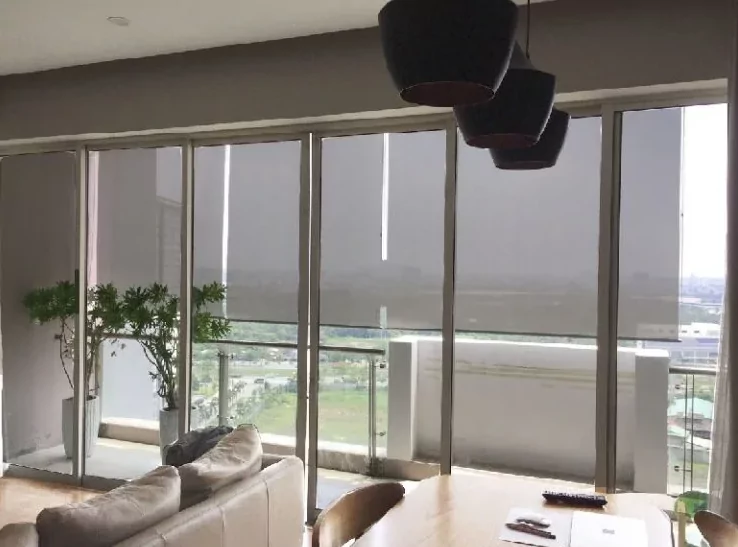 Tổng hợp các mẫu rèm che ban công chung cư đẹp và tiện lợi