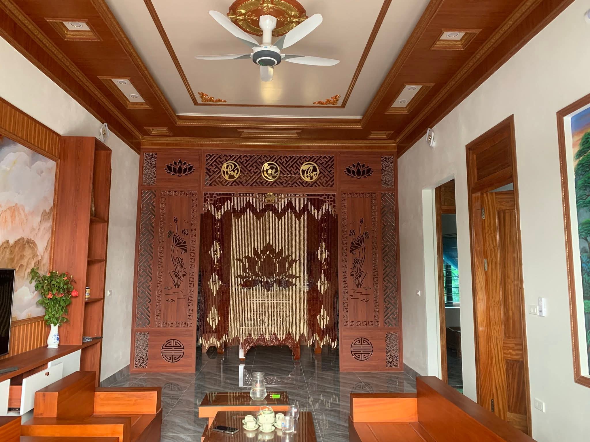 Những Lưu Ý Quan Trọng Khi Chọn Rèm Che Bàn Thờ