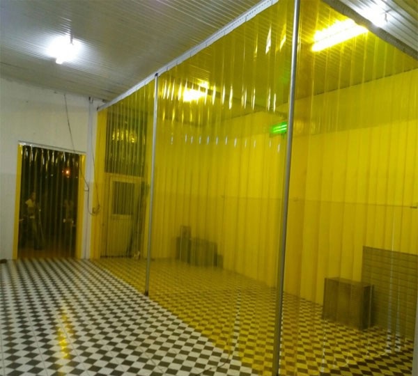 Lắp Đặt Rèm Cửa Nhựa - Giải Pháp Tiết Kiệm  Tối Ưu Không Gian