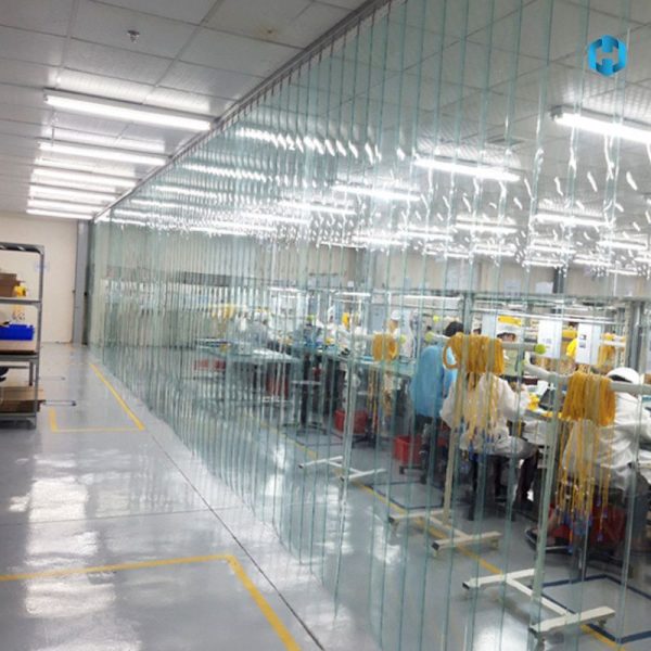 Lắp Đặt Rèm Cửa Nhựa - Giải Pháp Tiết Kiệm  Tối Ưu Không Gian